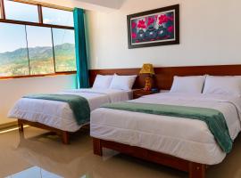 HOSTAL EL MIRADOR CHACHAPOYAS, hotell med parkeringsplass i Chachapoyas