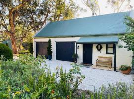 St Helen's Cottages, hotel sa Clare