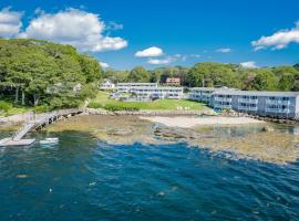 Smuggler's Cove Inn, hotel in Boothbay