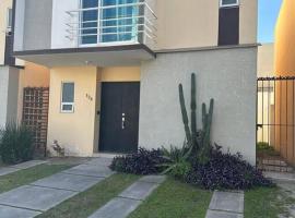 Hermosa residencia con alberca en Apodaca, villa in Monterrey