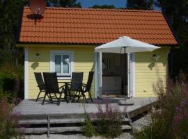 Kleines Ferienhaus - Tiny house - auf Gotland 700 Meter zum Meer: Ljugarn şehrinde bir otel