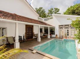 Staymaster Villa Anasoh 4BR Assagao Pool & Garden, hotel in Assagao