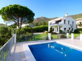 Casa amplia con piscina privada y aire acondicionado - ES-258-71, hotel a Pau