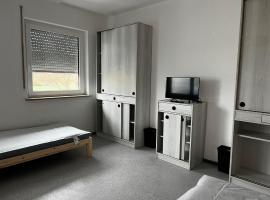 Geräumiges Monteurzimmer für 2 Personen, hostal o pensión en Lauda-Königshofen