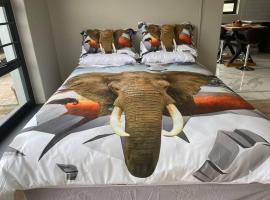 Elephant Lodge, hotel in Hermanus