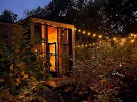 Tiny Dream House 4p, cabin in Arnhem