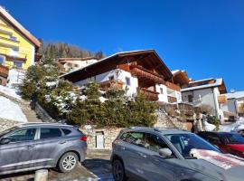 Apartments Insam, apartament din Santa Cristina in Val Gardena