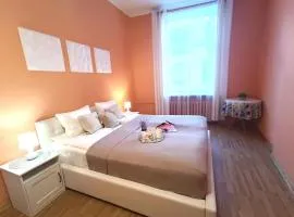 Spacious Old Town Family & Friends Peachy Two bedrooms Apartment, Nearby the Riga Presidential Castle