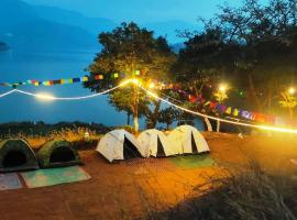 Bhandardara Campthrill Adventure，班達達拉的有停車位的飯店