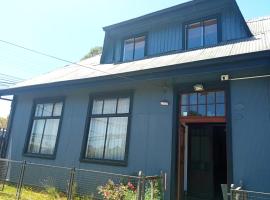 HOSTAL FERNANDO, guest house in Valdivia