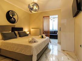 Armonia Holiday Home Corfu with King size Bed and Private Garden: Áyios Pandeleḯmon şehrinde bir otoparklı otel
