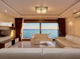 Shine Crystal, first line with a stunning view