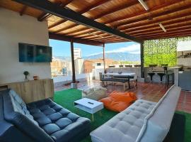 Apartamento con Terraza Estadio, хотел, който приема домашни любимци, в Меделин