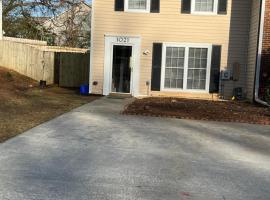 Mar town house, apartment in Smyrna