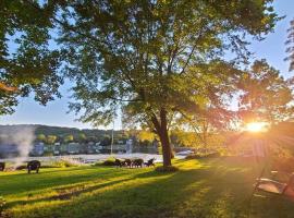 Spacious Lakefront - Remodeled, Views & All Amenities Included, hotel i Skaneateles