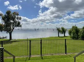 Absolute Waterfront at Woodlands