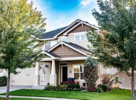 Family Fun! Gorgeous North Idaho Home w/Tesla Charge : Prairie Inn, hotel v destinaci Post Falls