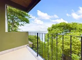 360 Splendor 307A-Ocean View 2 Br Condo-Breakfast Included!