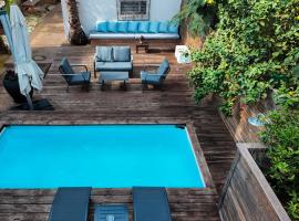 Villa Rosen at Ramat Hahayal TLV, biệt thự ở Tel Aviv