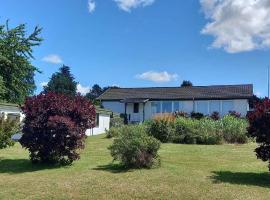 Cozy Summerhouse With Spectacular Views!, vakantiehuis in Ølsted