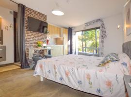 Corse et Zen BULLE ZEN 25 m² 2 pers + Bébé, Hotel in Folelli