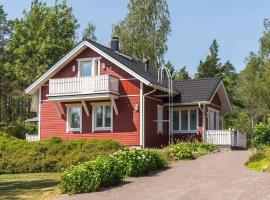 Kalnu kotedža Cottage Charm - Cozy Getaway in the Archipelago pilsētā Nāntali