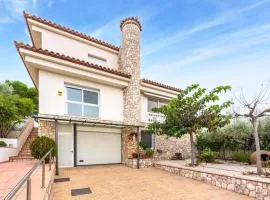 Catalunya Casas Tranquil Paradise, Private Pool and only 200 meters to beach!