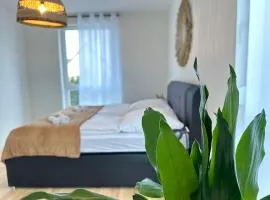 AMAO-Grey - Spacious Family Apartment - 6 Guests - Parking