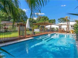 Private oasis - near Aus Zoo, hotel a Beerwah