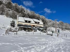 Ô Chiroulet - Le Refuge de l'Isard, hotel in Bagnères-de-Bigorre