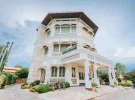 Chuchaiburi Sri Amphawa