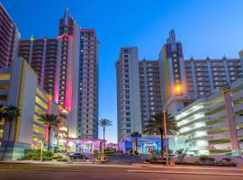 16th Floor 1 BR Resort Condo Direct Oceanfront Wyndham Ocean Walk Resort Daytona Beach 1606，戴通納海灘的有停車位的飯店