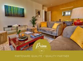 Appartement Montagnon - Les Suites du Palais - Classé 4 étoiles, parking privé, vue cathédrale, 3 chambres, PRIMO C0NCIERGERIE, hotel in Nevers