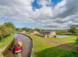 Winston Farm Lodges, holiday park in Hordley