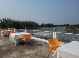 Hotel Lakeside & Hostel – hotel w mieście Khajuraho