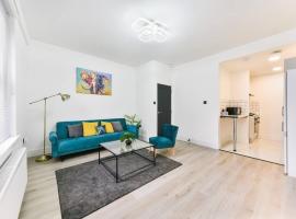 Modern London Apartment with WIFI, apartment in Norwood