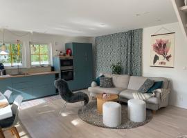 Villa Vitviken Sleeps 4 with Pool, hotel en Slite