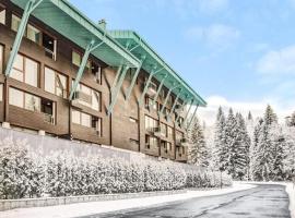 Penthouse Silver Mountain, Duplex 3 camere - 250 mp luxury garden - Poiana Brasov, spa hotel in Braşov