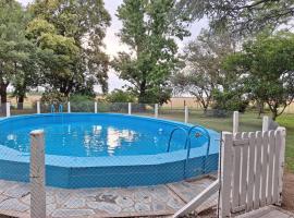 El Descanso, hotel dengan kolam renang di Villa Lía