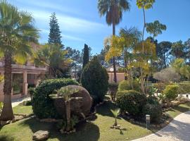 Dúplex con piscina en Islantilla、イスランティージャのホテル