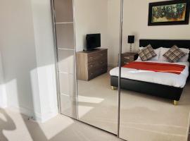 Elegant Double Room with Ensuite in Central Reading, homestay di Reading
