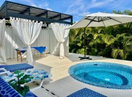 Luxury Mocawa House: Two Jacuzzis, Pool & BBQ., hotel en La Tebaida