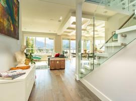 Mountain Serenity Meets Luxury, villa in Squamish