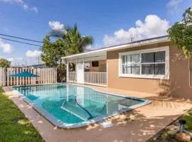 Awesome 4 bedroom pool house King bed