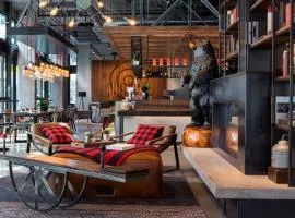 MOXY Seattle Downtown