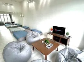 A1501 manhattan Austin 3Queen BED Netflix By STAY