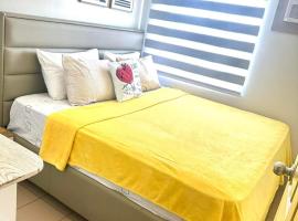 Spacious 2 bedroom 42sqm condo unit, hotelli kohteessa Iloilo City lähellä maamerkkiä Molo Plaza