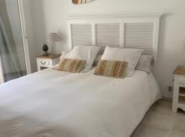 Suite dans un petit paradis, hotel in La Londe-les-Maures