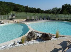 Villa Adhémar, hotel with pools in La Garde-Adhémar