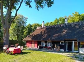 Romantiline talu ja saun Muhumaa südames, cottage à Hellamaa